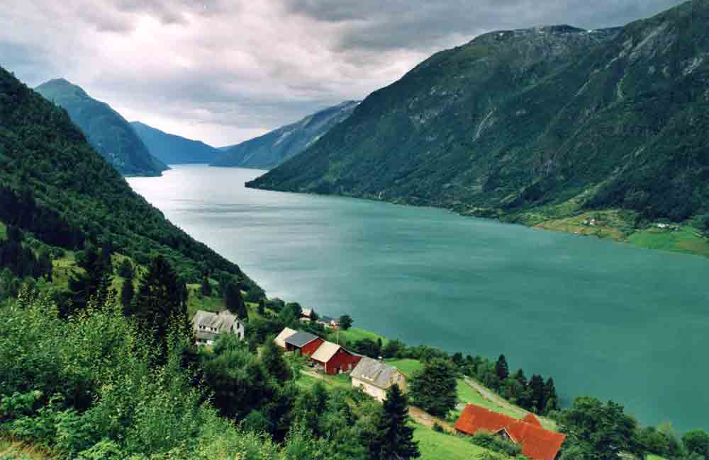 186 - Noruega - fiordo - 2001